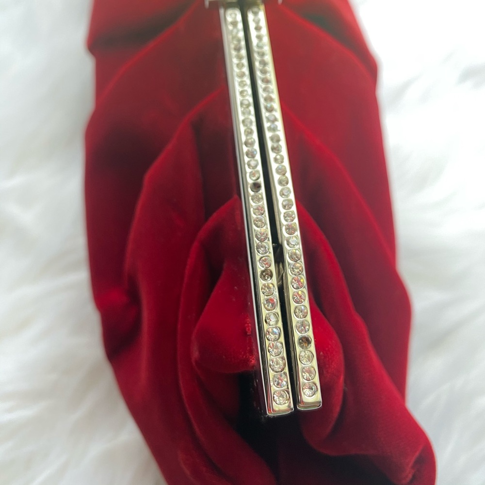 Judith Leiber Couture "Natalie" velvet clutch bag. - Picture 8 of 12
